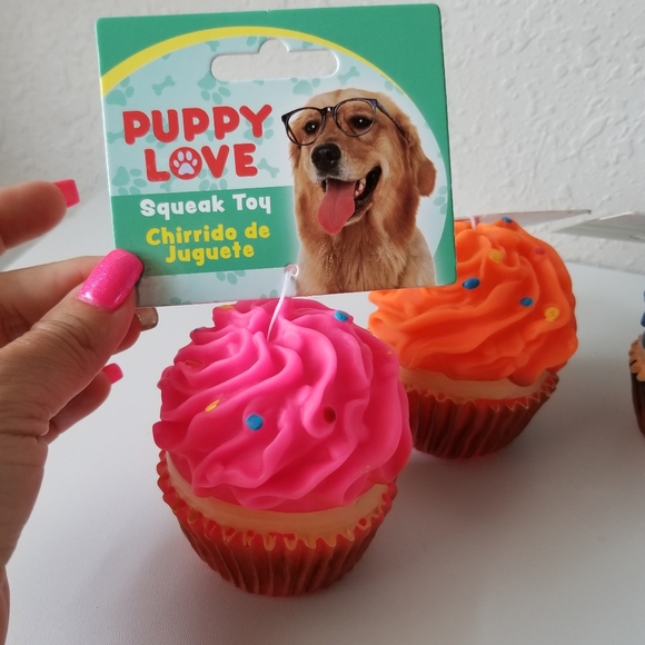 1 left Blue Squeak Cupcake Dog Toy New - Picture 12 of 16